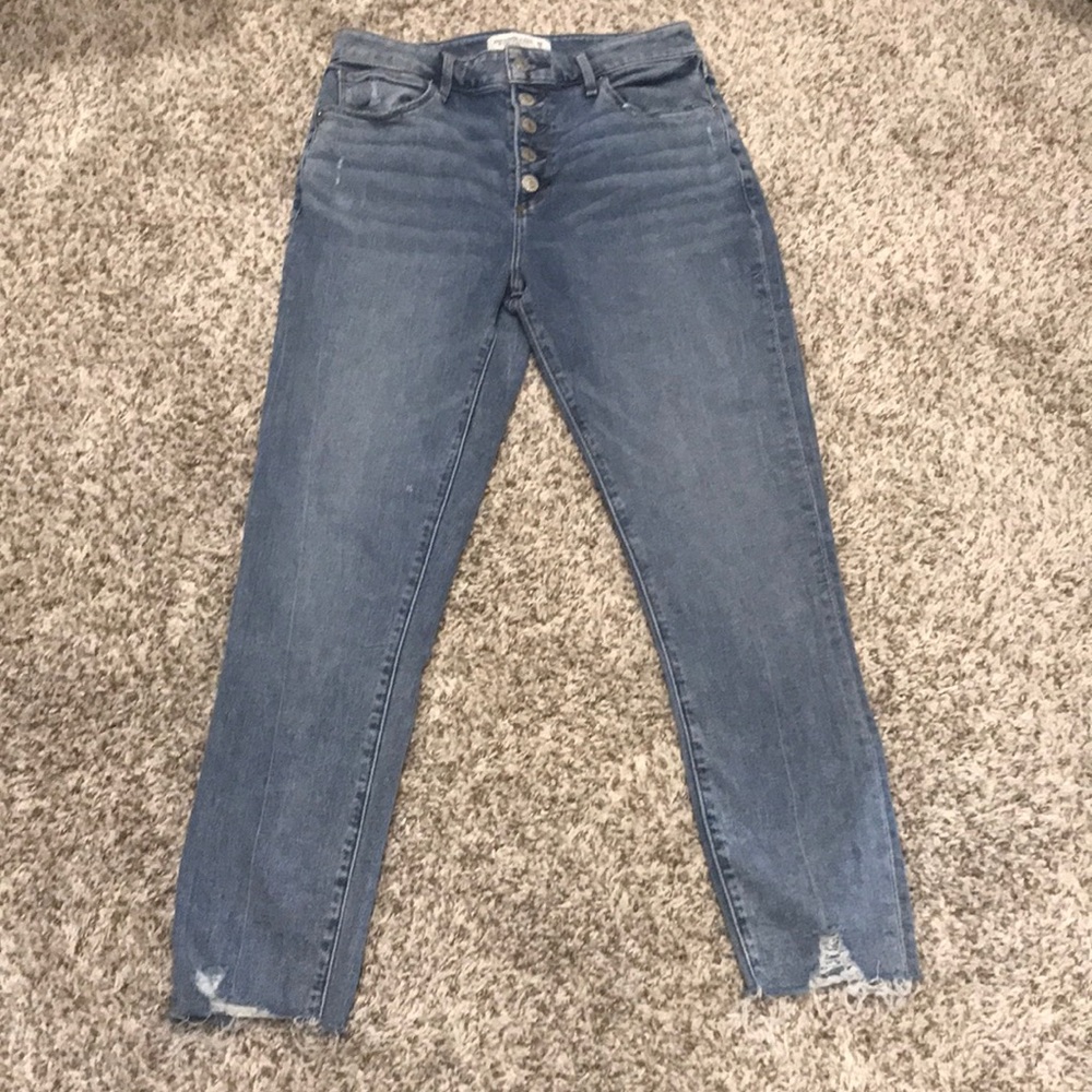 Abercrombie High Rise Jean Size 28